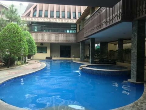Pinecrest Condominium Robinson Magnolia * Manila
